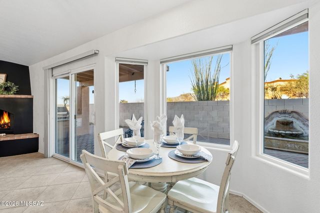 9960 N Roxbury Drive, Oro Valley, AZ 85737