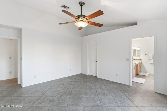 9960 N Roxbury Drive, Oro Valley, AZ 85737