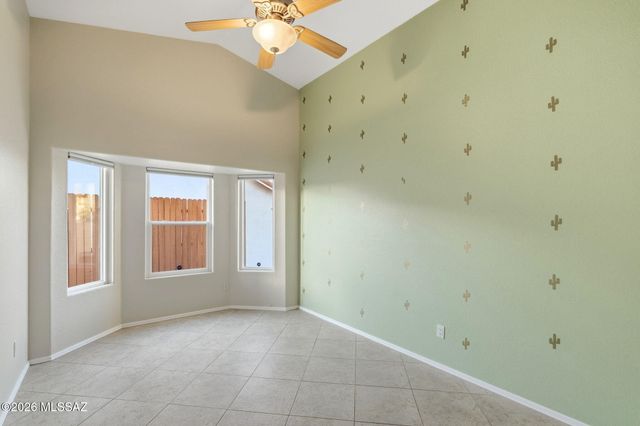 9960 N Roxbury Drive, Oro Valley, AZ 85737