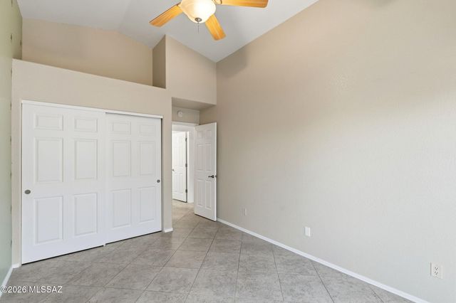 9960 N Roxbury Drive, Oro Valley, AZ 85737