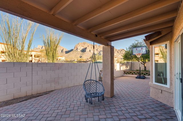 9960 N Roxbury Drive, Oro Valley, AZ 85737