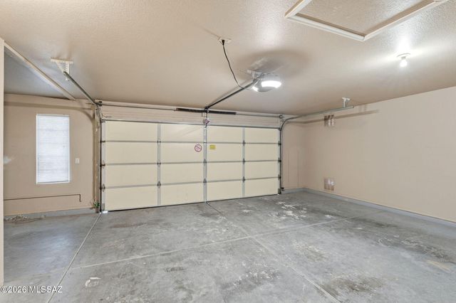 9960 N Roxbury Drive, Oro Valley, AZ 85737