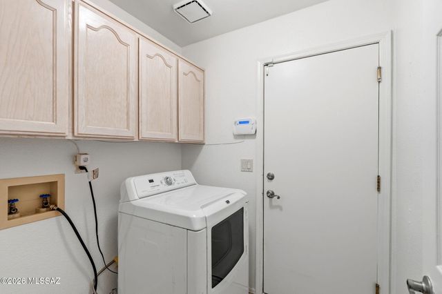 9960 N Roxbury Drive, Oro Valley, AZ 85737