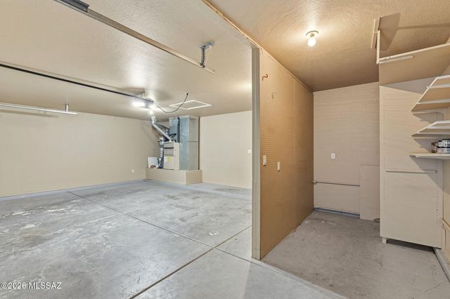 9960 N Roxbury Drive, Oro Valley, AZ 85737