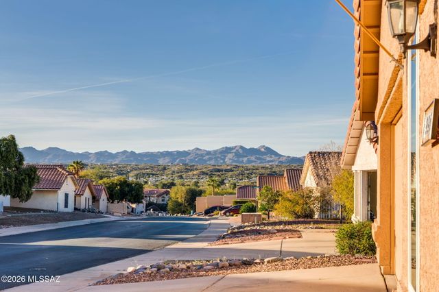 9960 N Roxbury Drive, Oro Valley, AZ 85737