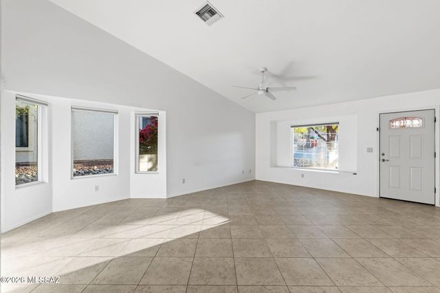 9960 N Roxbury Drive, Oro Valley, AZ 85737