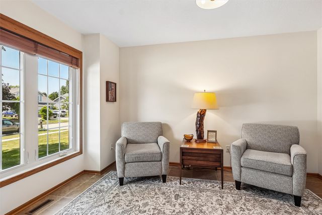 5405 NW 91st Street, Johnston, IA 50131