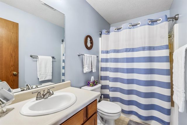 5405 NW 91st Street, Johnston, IA 50131
