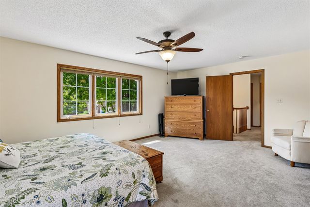 5405 NW 91st Street, Johnston, IA 50131