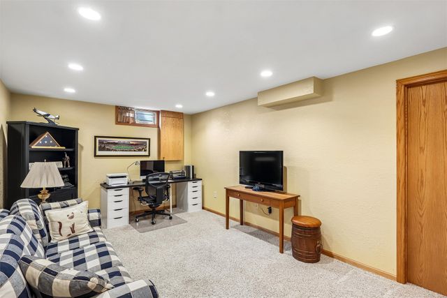 5405 NW 91st Street, Johnston, IA 50131