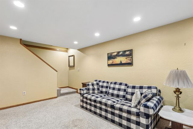 5405 NW 91st Street, Johnston, IA 50131