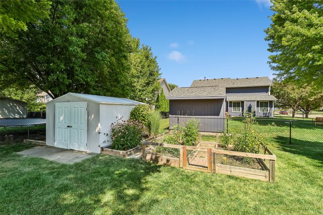 5405 NW 91st Street, Johnston, IA 50131