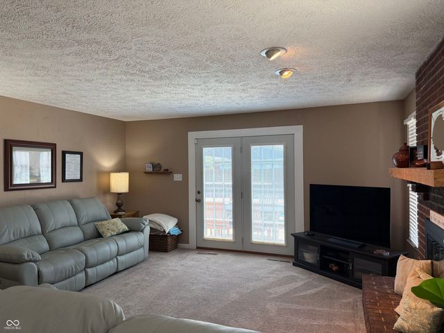 7007 W Meadows Lane, Greenfield, IN 46140