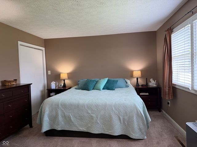 7007 W Meadows Lane, Greenfield, IN 46140