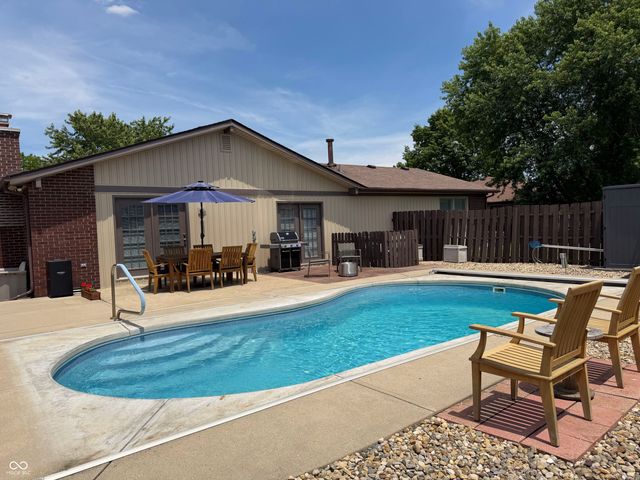 7007 W Meadows Lane, Greenfield, IN 46140