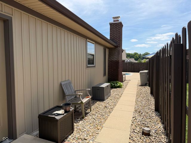 7007 W Meadows Lane, Greenfield, IN 46140