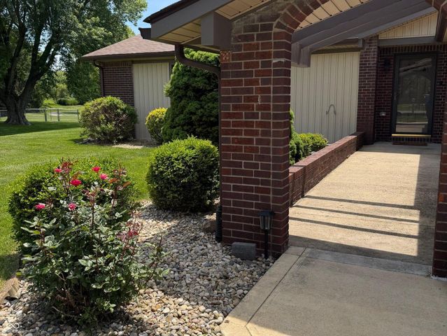 7007 W Meadows Lane, Greenfield, IN 46140