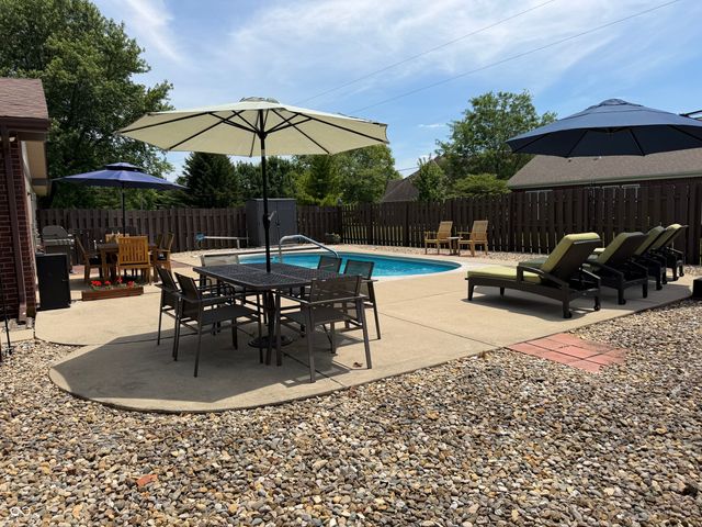 7007 W Meadows Lane, Greenfield, IN 46140