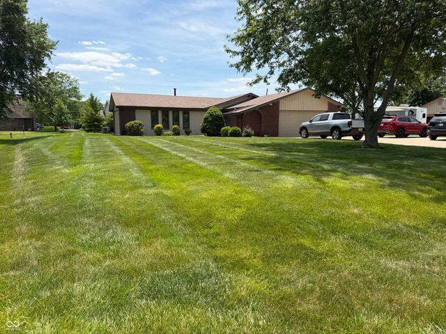 7007 W Meadows Lane, Greenfield, IN 46140