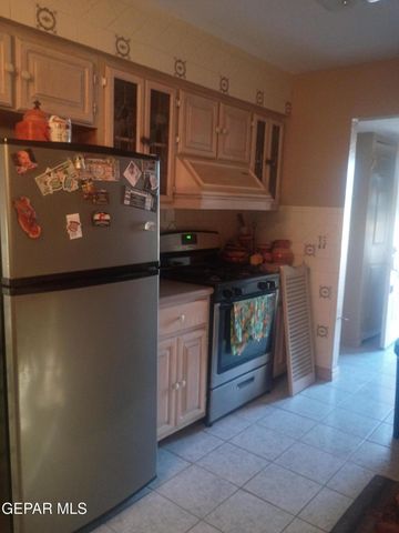 9842 LILLY Drive, El Paso, TX 79927