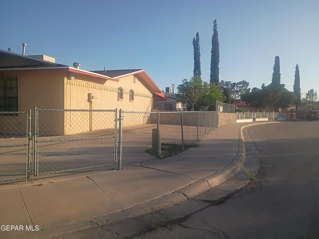 9842 LILLY Drive, El Paso, TX 79927