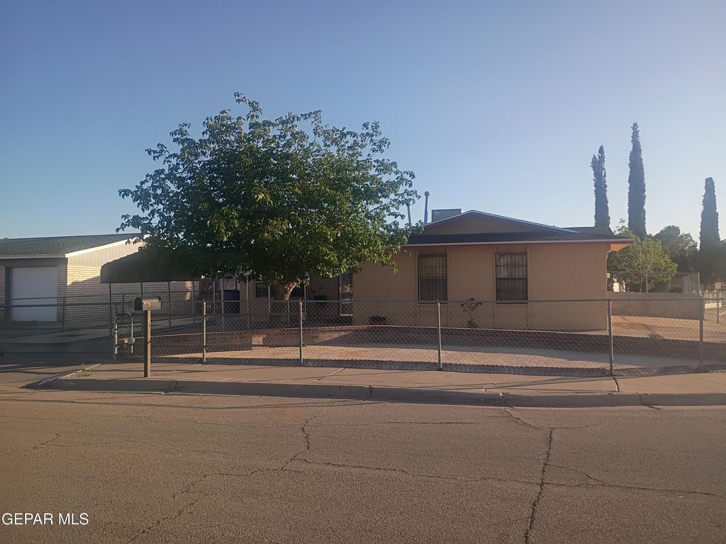 9842 LILLY Drive, El Paso, TX 79927
