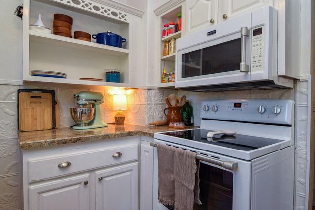 3017 Woodlawn AVE, Roanoke, VA 24015