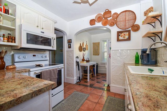 3017 Woodlawn AVE, Roanoke, VA 24015