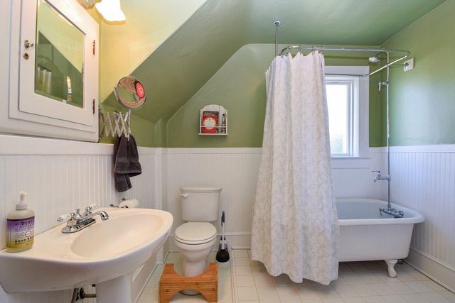 3017 Woodlawn AVE, Roanoke, VA 24015