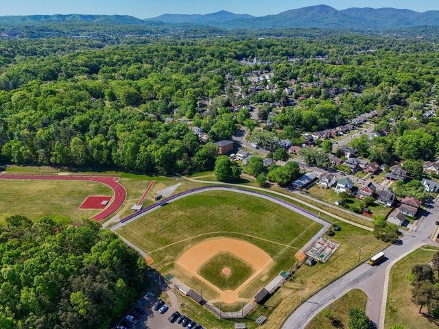 3017 Woodlawn AVE, Roanoke, VA 24015