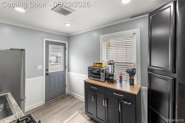3419 Woodside Street, Dearborn, MI 48124