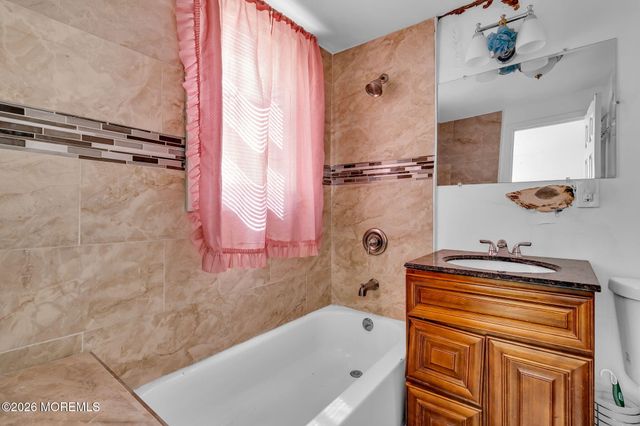 305 Cator Avenue 1B, Jersey City, NJ 07305