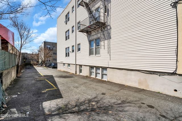 305 Cator Avenue 1B, Jersey City, NJ 07305