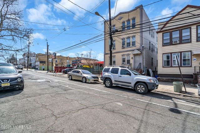 305 Cator Avenue 1B, Jersey City, NJ 07305