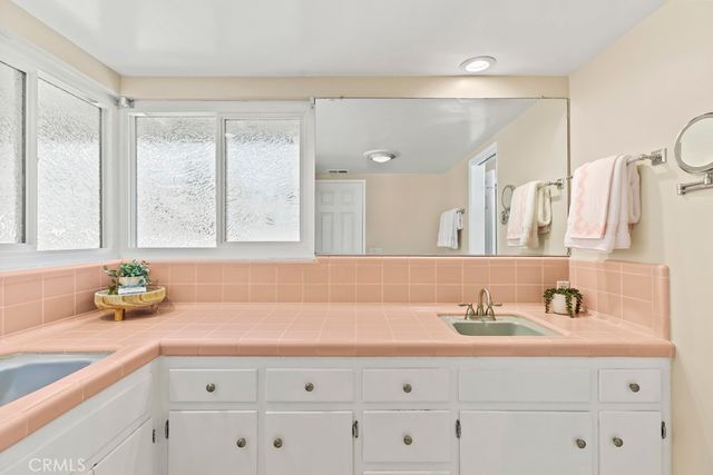 105 Country Club Court, Glendora, CA 91741