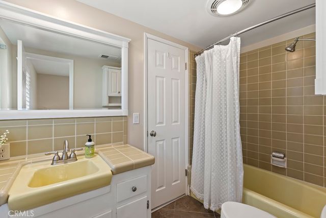 105 Country Club Court, Glendora, CA 91741