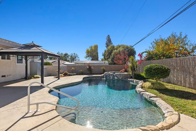 105 Country Club Court, Glendora, CA 91741
