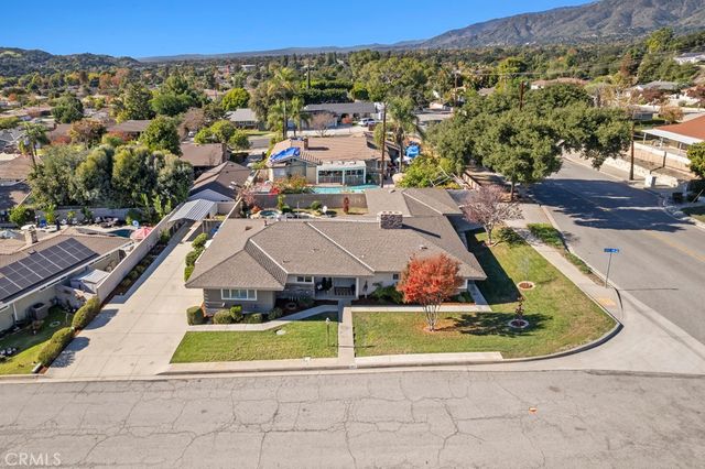 105 Country Club Court, Glendora, CA 91741