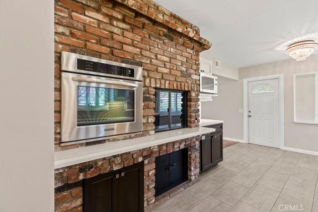 105 Country Club Court, Glendora, CA 91741