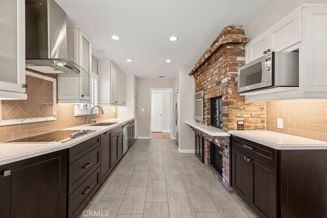 105 Country Club Court, Glendora, CA 91741