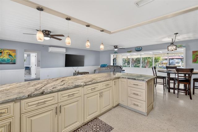1115 SE KINGSBAY DRIVE, Crystal River, FL 34429