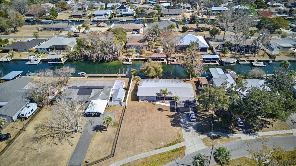 Image 29 of property listing at 1115 SE KINGSBAY DRIVE, Crystal River, FL 34429