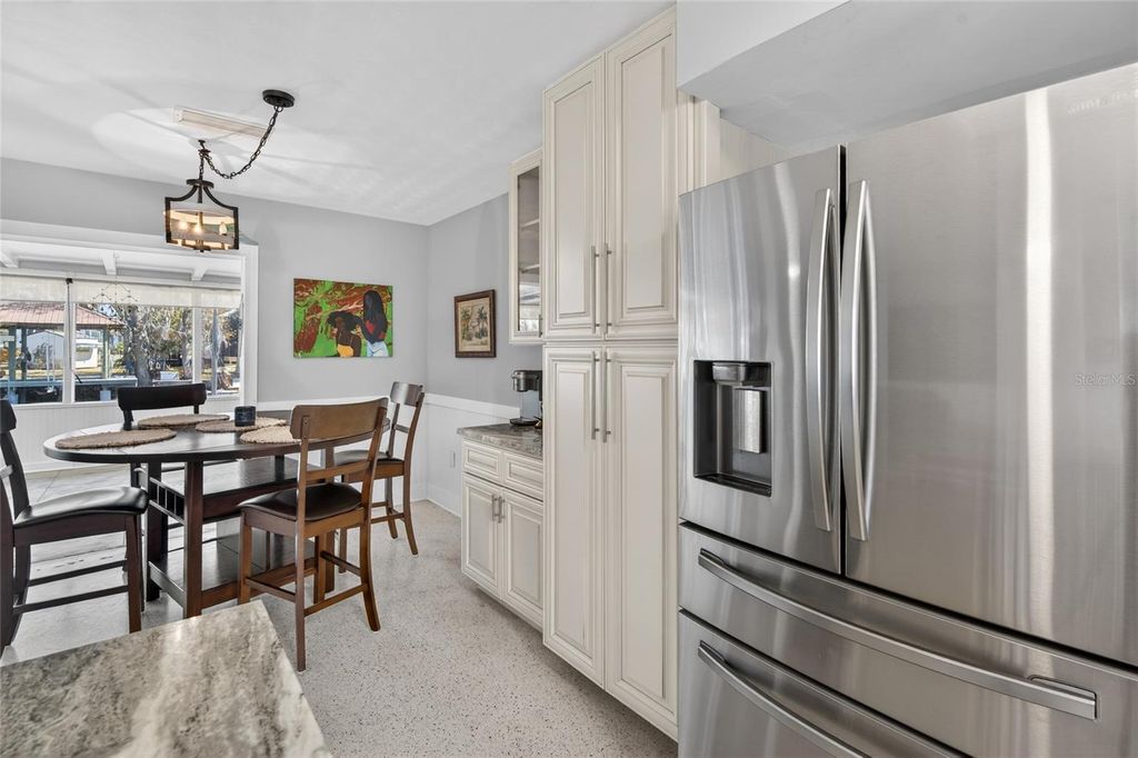 Image 8 of property listing at 1115 SE KINGSBAY DRIVE, Crystal River, FL 34429