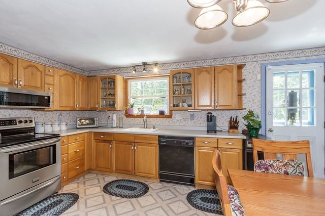 159 Scotland Rd, Newbury, MA 01951