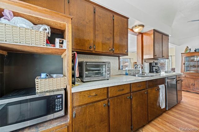 26730 Will Carleton Road Road, Flat Rock, MI 48134