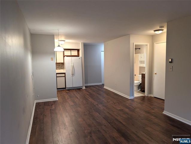 2021 Hawthorne Lane, Mahwah, NJ 07430