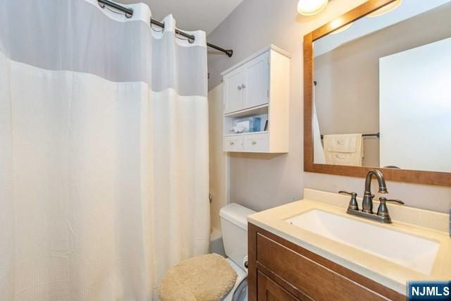 2021 Hawthorne Lane, Mahwah, NJ 07430