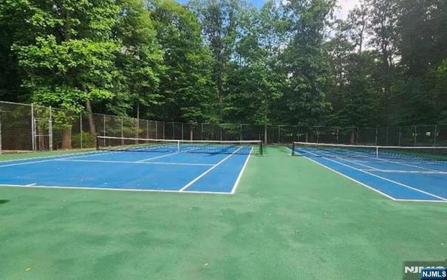 2021 Hawthorne Lane, Mahwah, NJ 07430