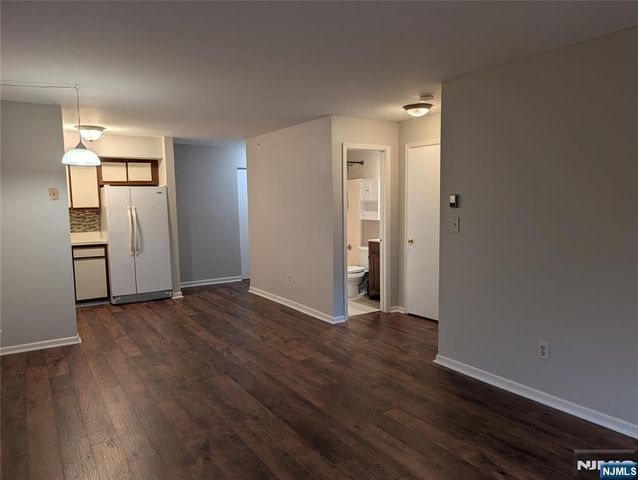 2021 Hawthorne Lane, Mahwah, NJ 07430