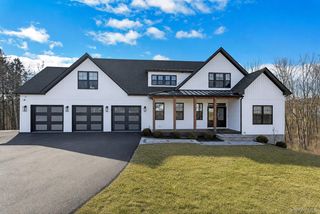 6 Conifer Court, Poughkeepsie, NY 12603